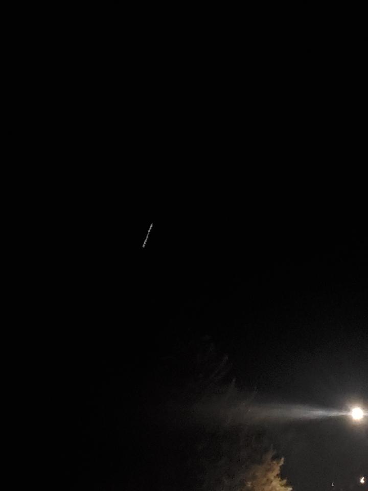 light moving in the sky tonight